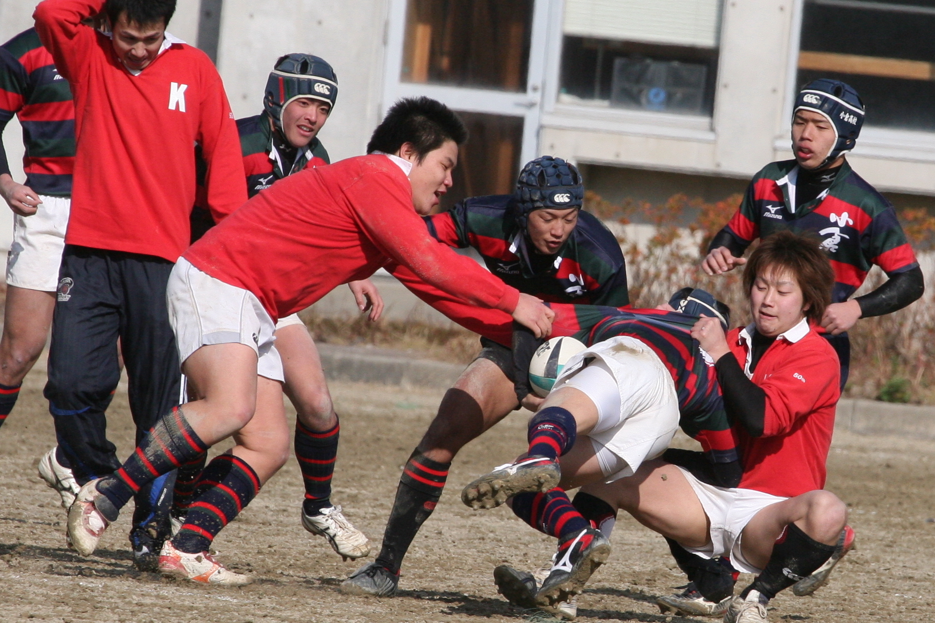 http://kokura-rugby.sakura.ne.jp/2010.3.1%E3%83%BBOB%E6%88%A62.JPG
