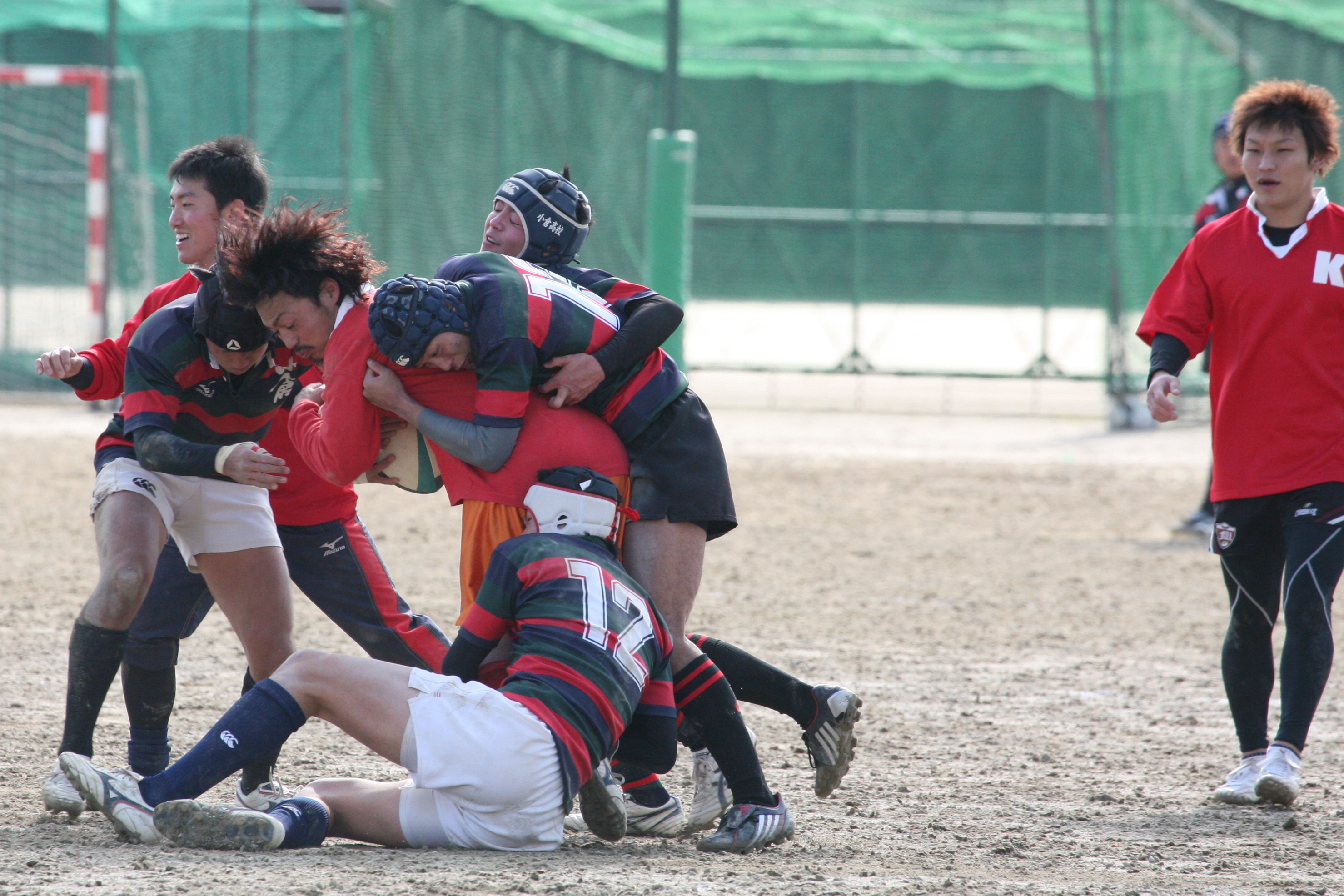 http://kokura-rugby.sakura.ne.jp/2010.3.1%E3%83%BBOB%E6%88%A65.JPG