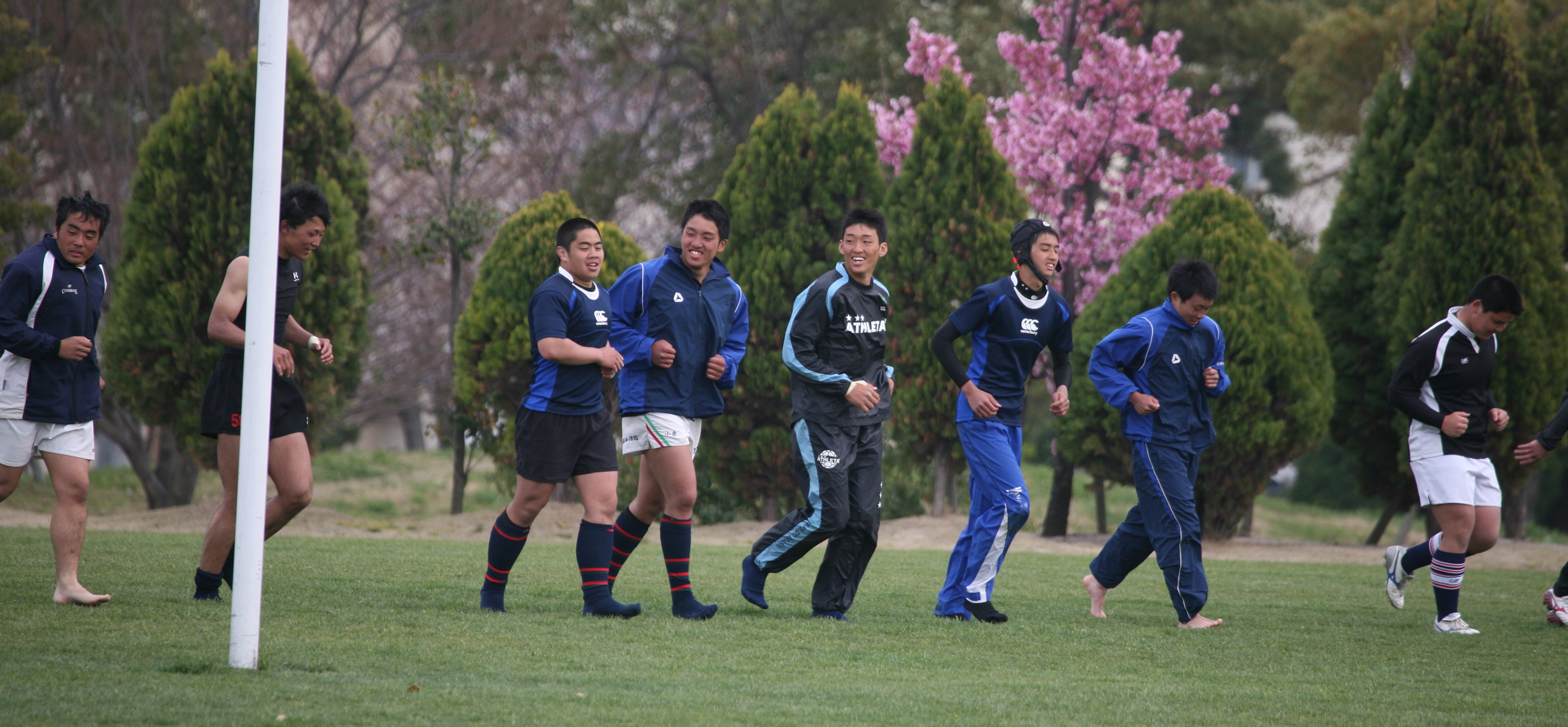 http://kokura-rugby.sakura.ne.jp/2011.4.2-A.JPG