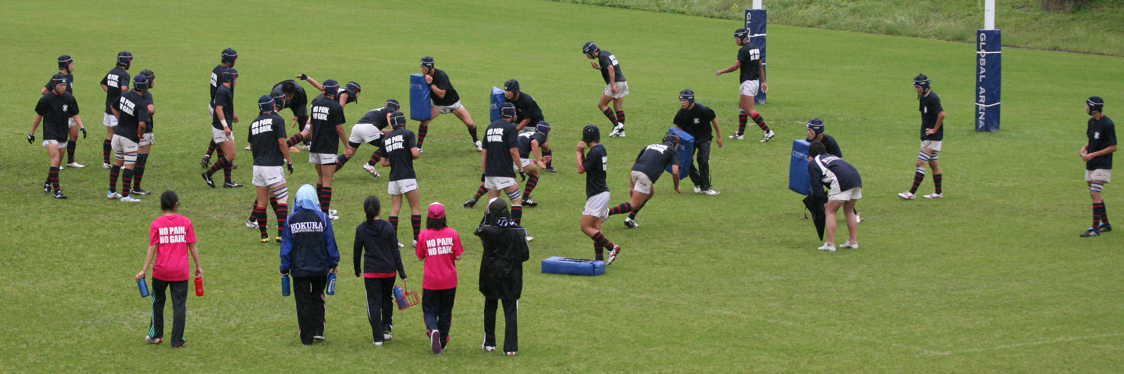 http://kokura-rugby.sakura.ne.jp/2011.5.29-1A.JPG